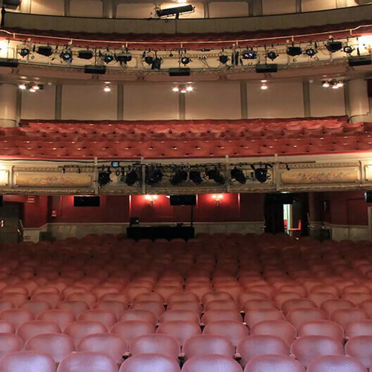 Interior photo of the Noël Coward Theatre auditorium